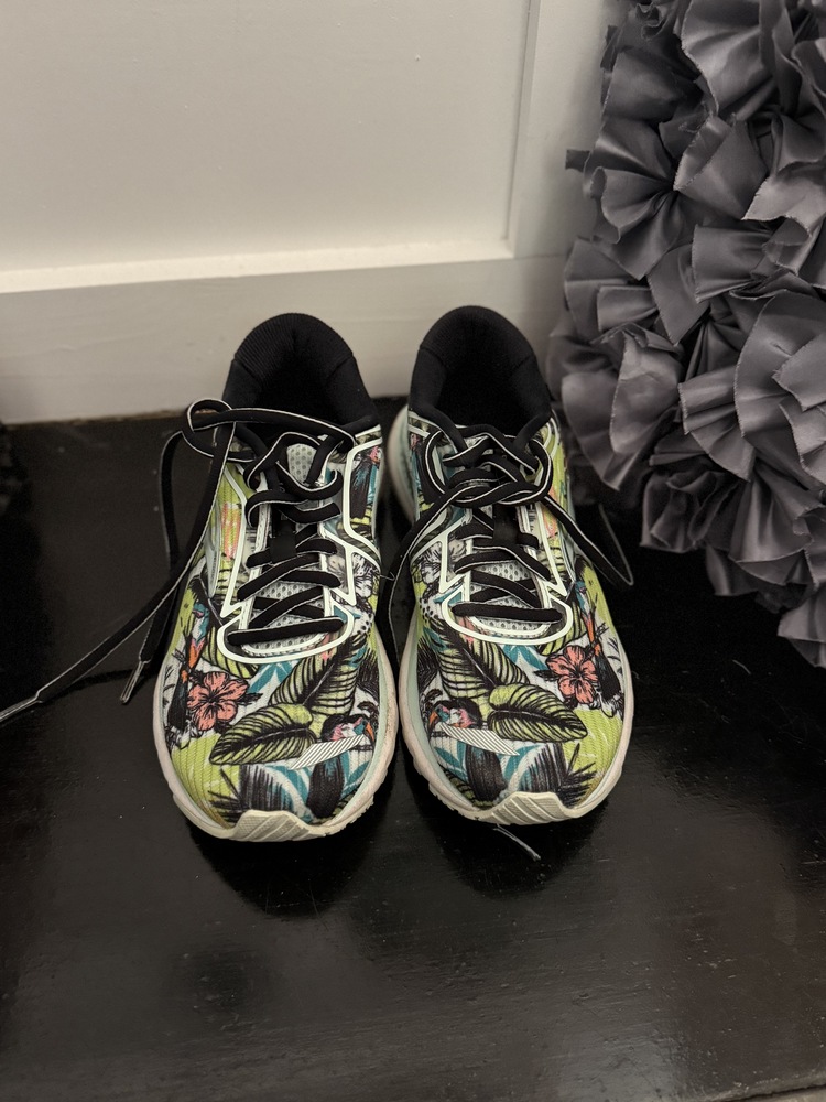 Brooks Tennis Shoes